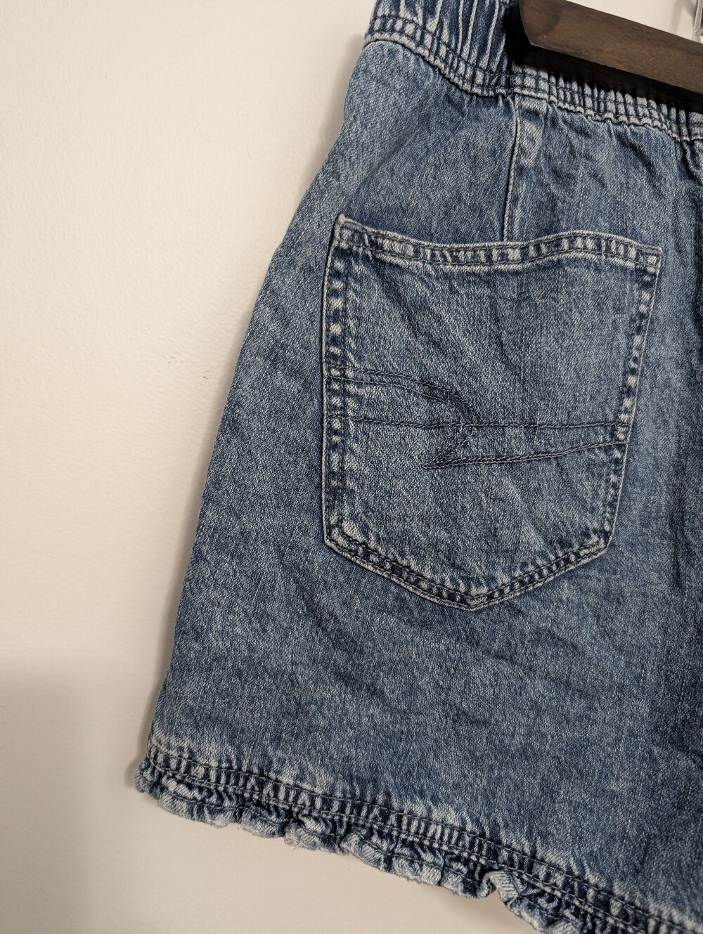 American Eagle 6 High Waisted Jean Shorts Blue Denim Wide Leg Mom Short Ruffle